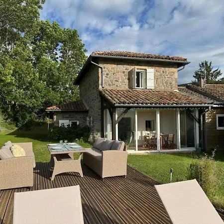 Ferienhaus Quiet With View Between Macon And Cluny Cenves